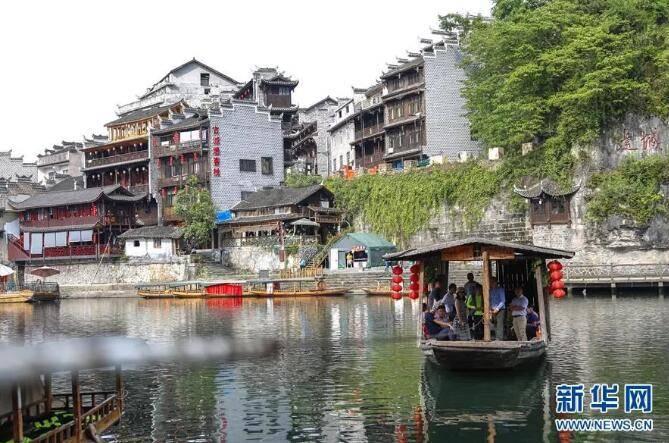 逃离违建房屋